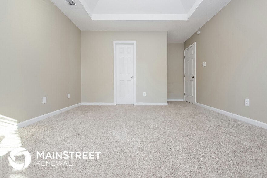 Building Photo - 65 Pine Tree Dr