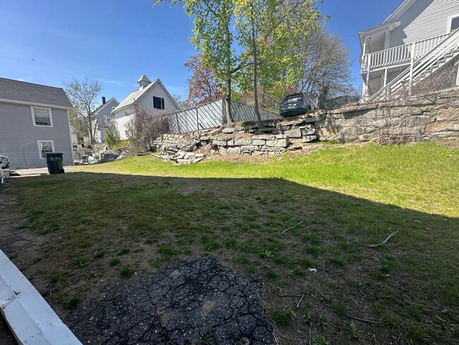 Building Photo - Second floor 4 Bedroom 1 Bathroom Two Stor...