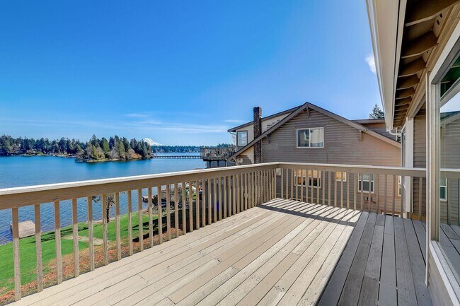 Building Photo - 9721 Lake Steilacoom Dr SW