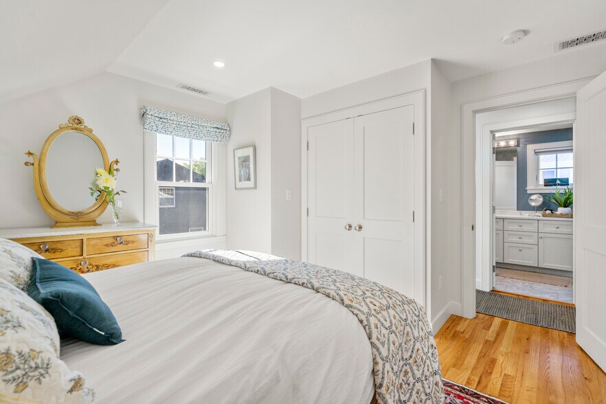 Building Photo - 5 Calebs Ln