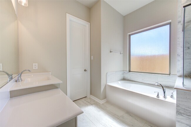 Building Photo - 4203 Maple Glen Dr