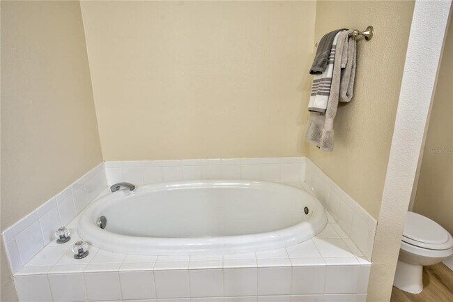 Building Photo - 6133 Lanshire Dr