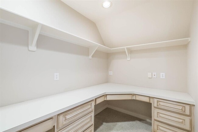 Building Photo - 12411 Santiago Cove Ln