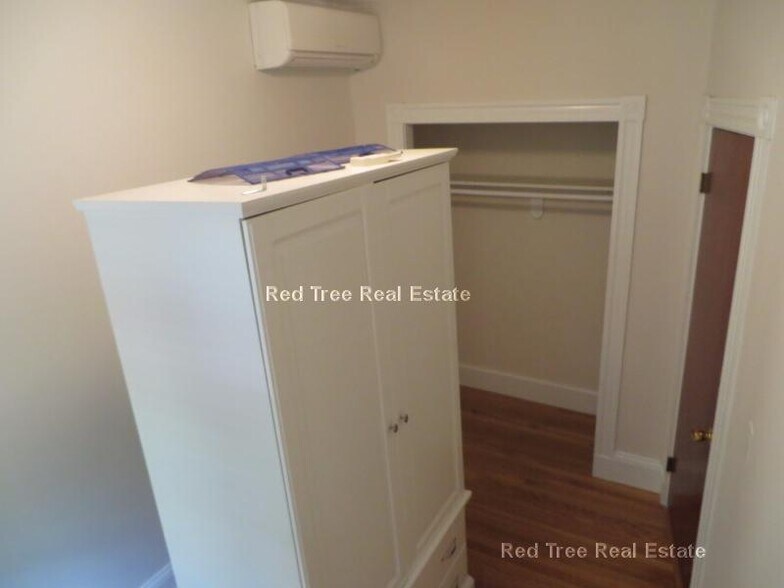 Building Photo - 49 St Germain St