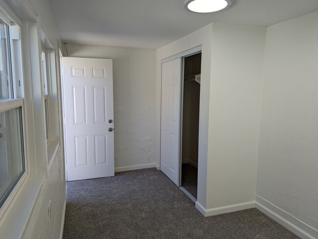 Building Photo - 2221 Suncrest Blvd