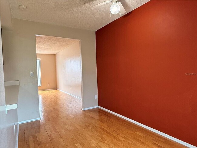 Building Photo - 1305 Park Villa Pl