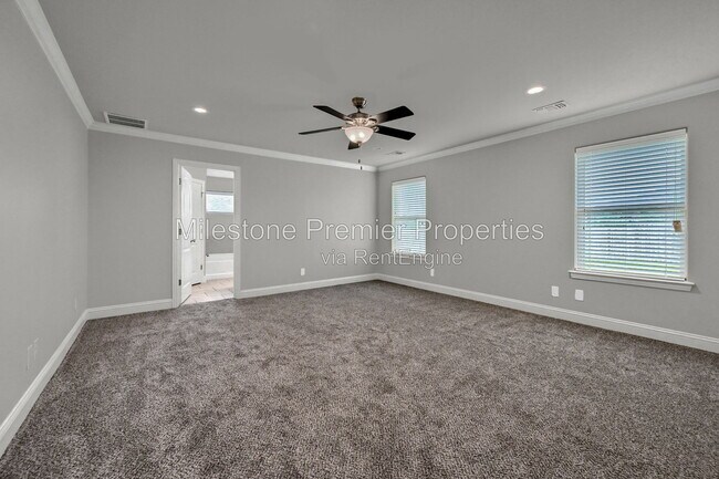 Building Photo - 3418 Ballam St