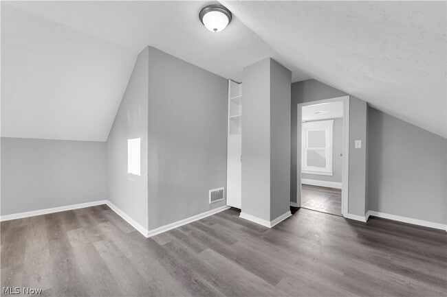 Building Photo - 18810 Arrowhead Ave