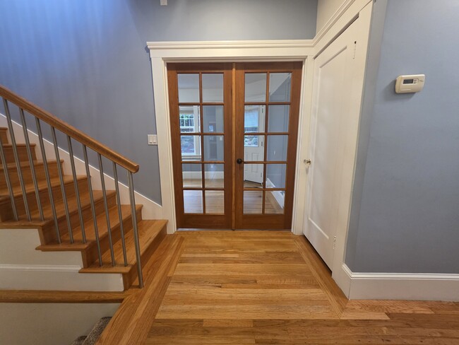 Building Photo - 175 Vasquez Ave