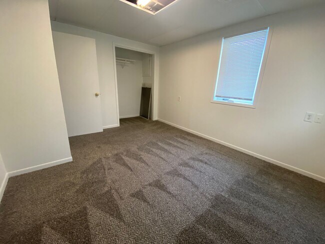 Building Photo - $1,500 | 3 Bedroom, 1 Bathroom Duplex | NO PETS | Available for an August 1st, 2026 Move In!