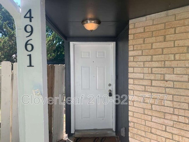 Building Photo - 4961 Champlain Dr