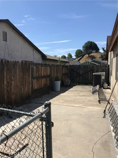 Building Photo - 3746 Valle Vista Dr