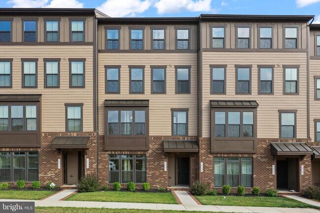 Building Photo - 1733 Dunnington Pl