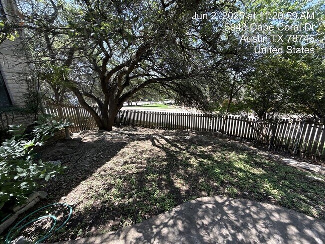 Building Photo - 5943 Cape Coral Dr