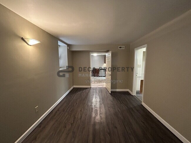 Building Photo - 17 N Taylor Ave