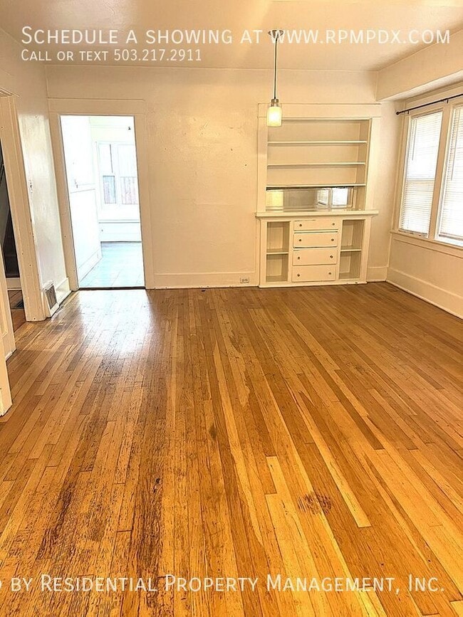 Building Photo - 214 NE Bryant St