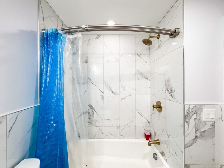 Building Photo - 62 Hecla St