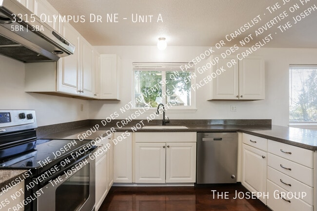 Building Photo - 3315 Olympus Dr NE