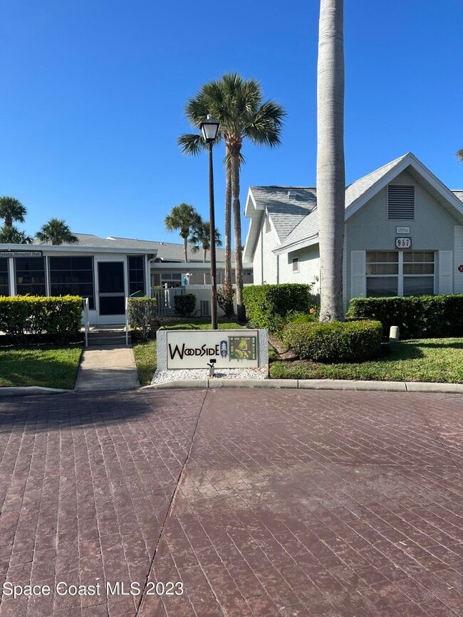 Building Photo - 969 Sonesta Ave NE