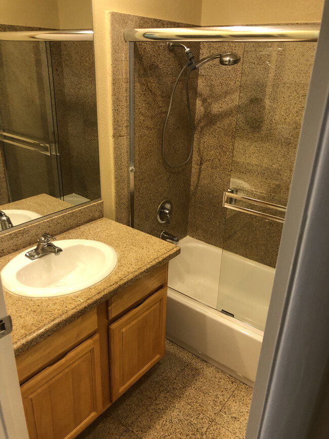 2nd Remodeled bathroom - 431 Burchett St