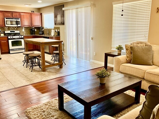 Building Photo - Welcome to your new home at Alington Bend ...