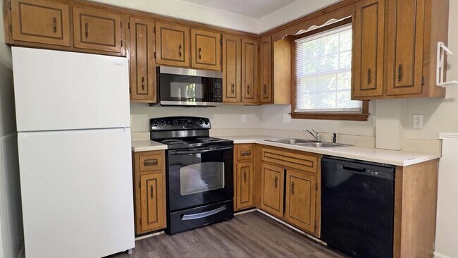 Building Photo - 812 Golf View Pl
