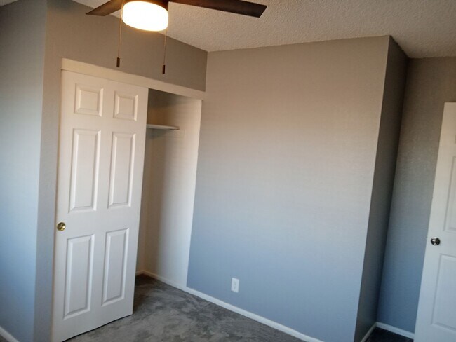 Building Photo - 3 Bedroom 2 bath Home in 29 Palms