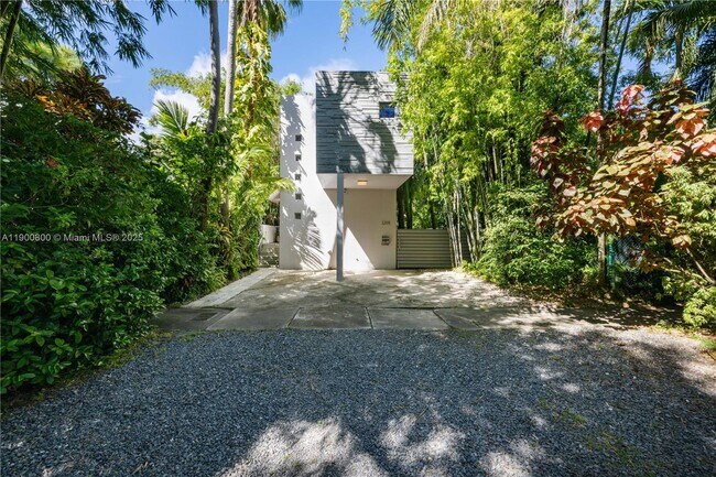 Building Photo - 2205 Overbrook St