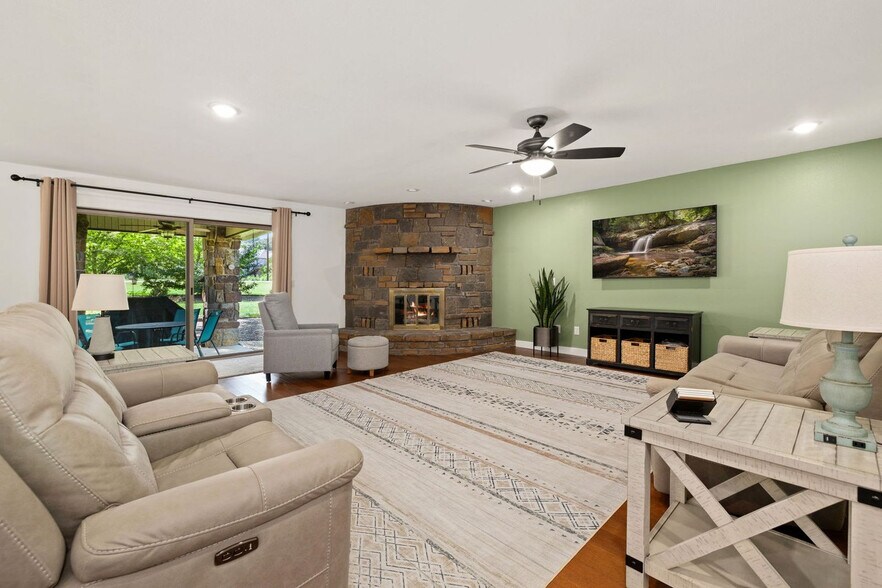 Primary Photo - 1 Scotsdale Pl