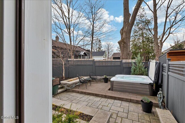 Building Photo - 18 Granite St