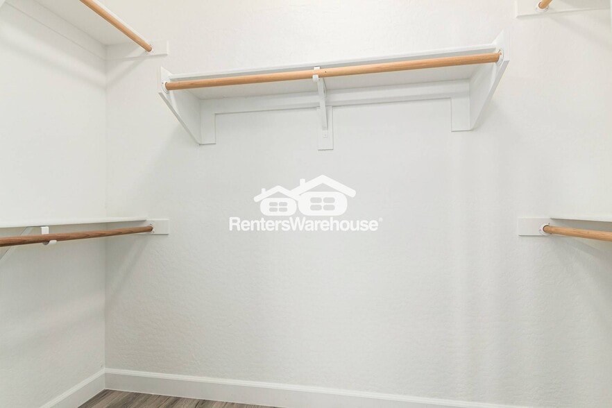 Building Photo - 17088 W Lundberg St