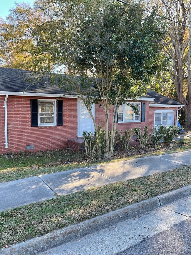 Building Photo - NEARLY TWO ACRE LOT & GARAGE