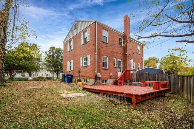 Building Photo - 2238 Farrington Ave