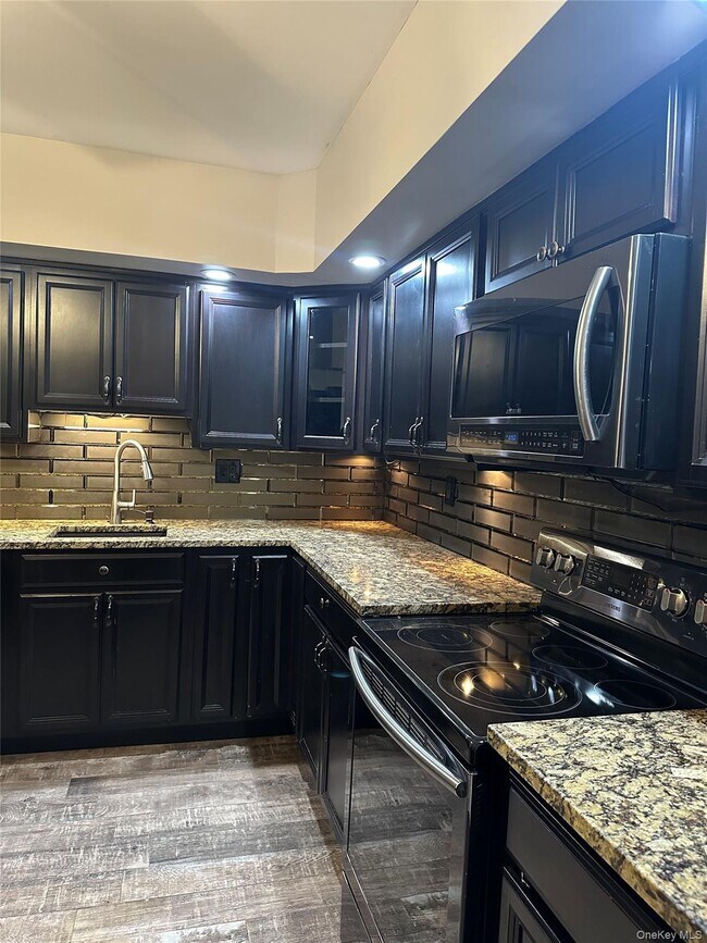 Building Photo - 430 NY-32