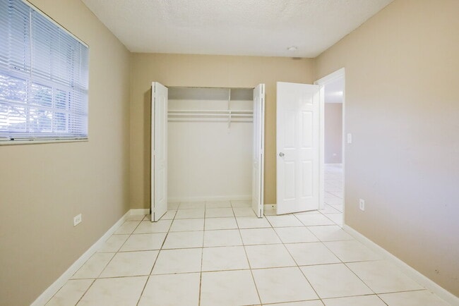Building Photo - 7311 Miramar Pkwy