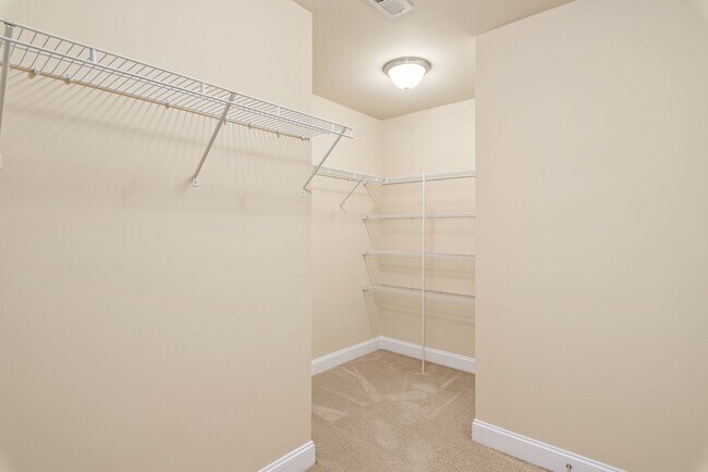 Building Photo - (Coming Soon) 5 Bedroom Brick Home in Matthews!