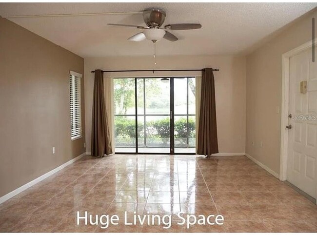 Building Photo - 1724 Pine Ridge Way W