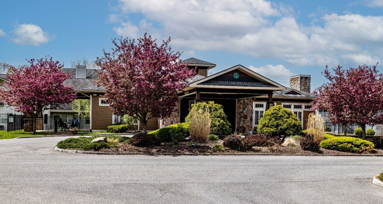 Building Photo - 100 Suburban Park Dr