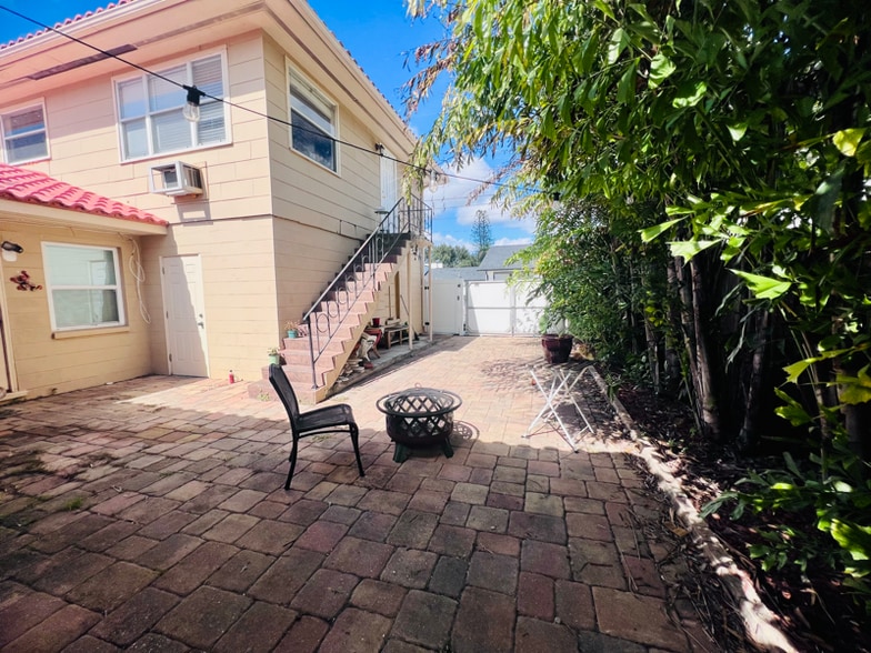 Building Photo - 5645 Central Ave