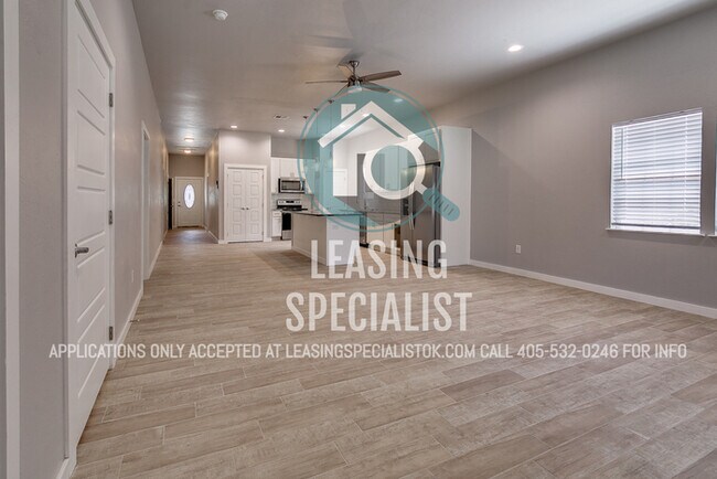 Building Photo - AMAZING NORMAN HOME AVAILABLE TO PRE-LEASE...