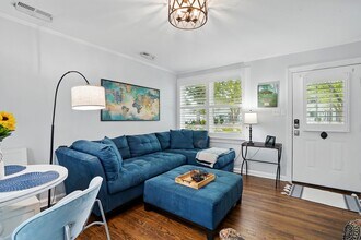 Building Photo - PRICE REDUCED!! Fully FURNISHED Home in a ...