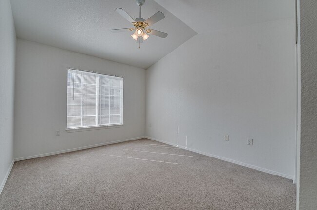 Building Photo - Beautiful 3 Bed, 2 Bath Condo in NW Fort Collins!