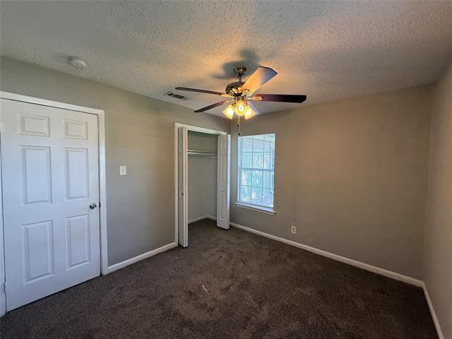 Building Photo - 303 Ridgefield Cir