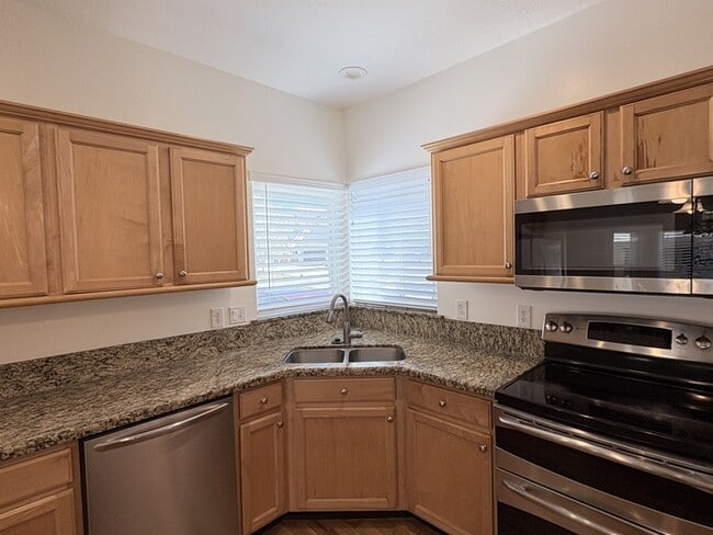 Building Photo - Peppercorn