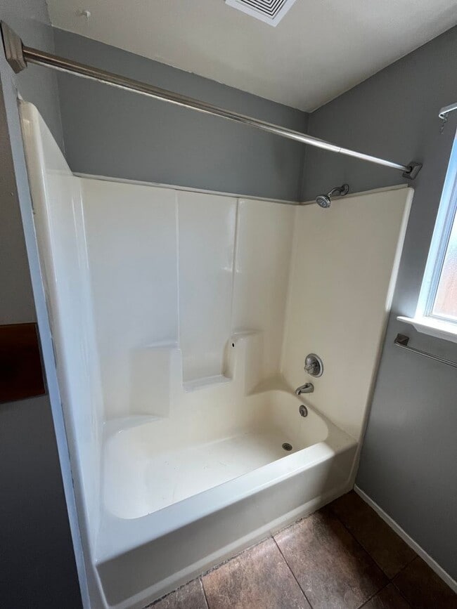 Building Photo - SW Visalia Home coming soon!!