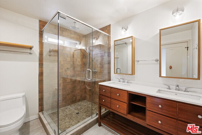 Building Photo - 1042 Olancha Dr