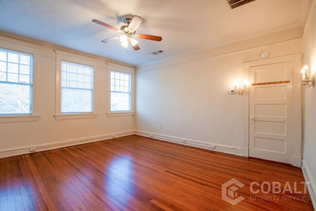 Building Photo - 867 Rosedale Rd NE