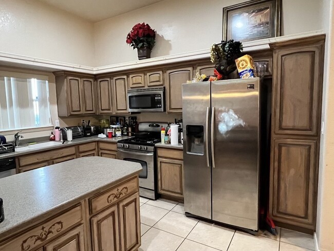 Building Photo - 1031 Los Moros Dr