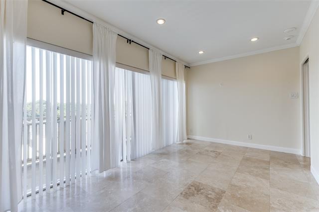 Building Photo - 6211 W Northwest Hwy