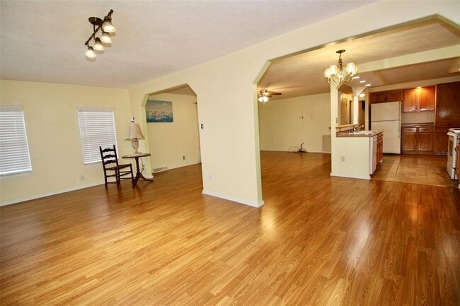 Building Photo - 10992 Poplar St NE